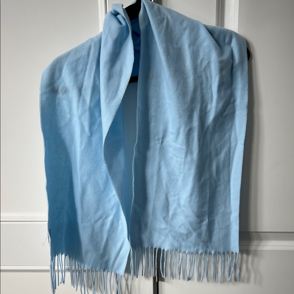 V. FRAAS Sky Blue Acrylic Scarf